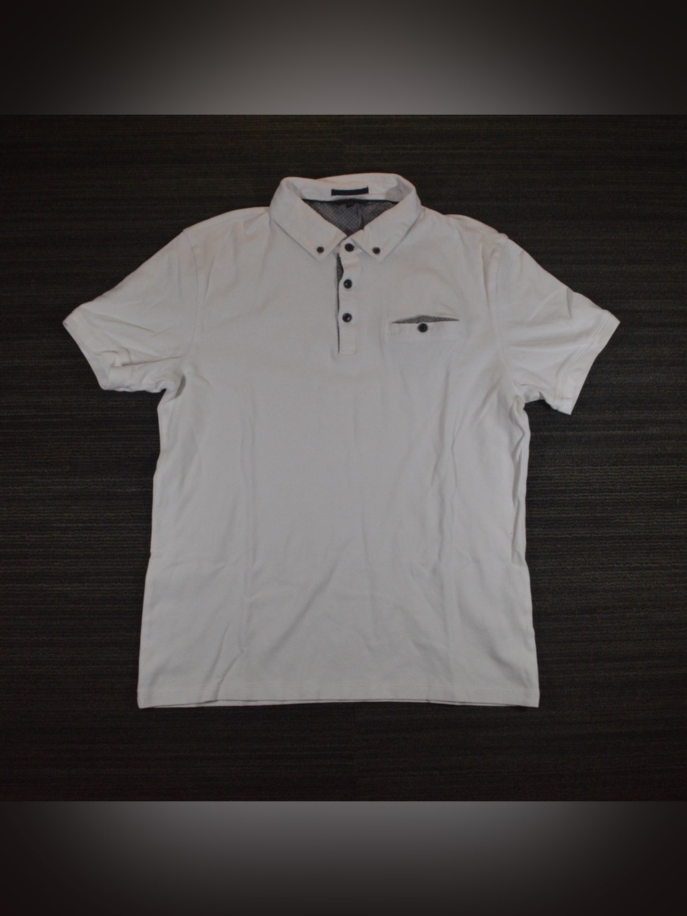 RW&CO Men’s White Polo Shirt Size M Contrast Collar Pocket